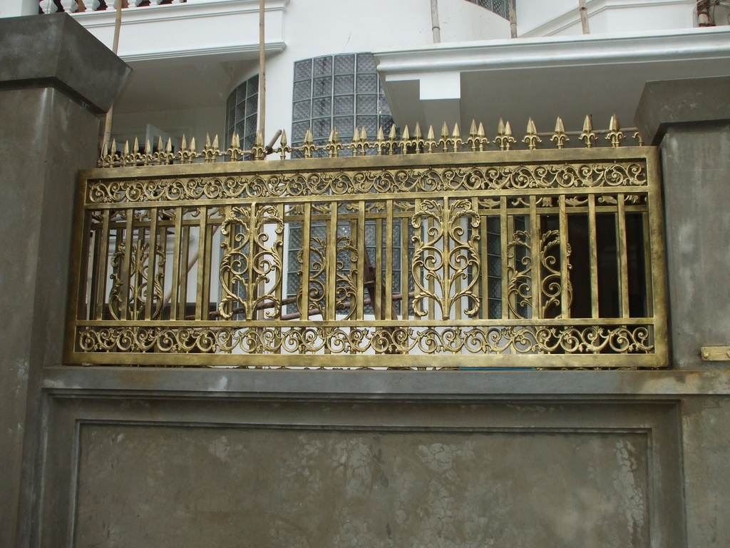 Fence (ခြံစည်းရိုး)