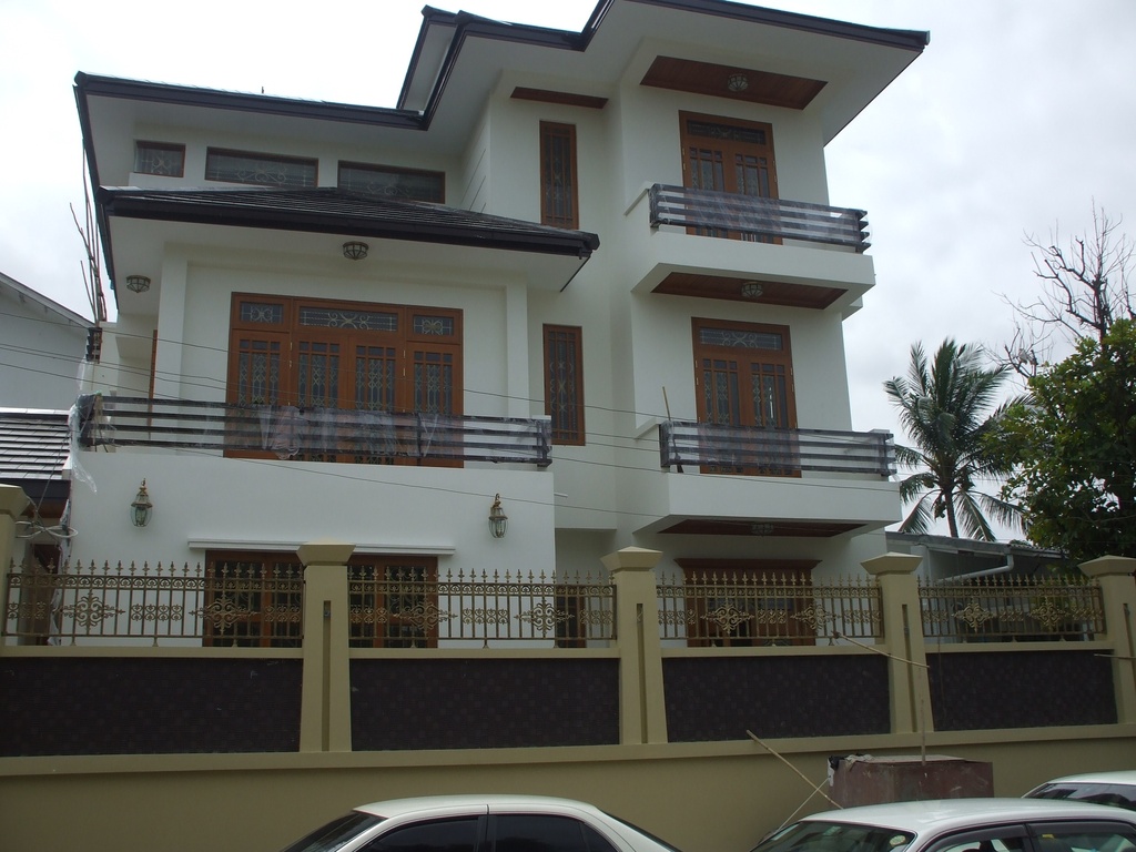 Fence (ခြံစည်းရိုး)