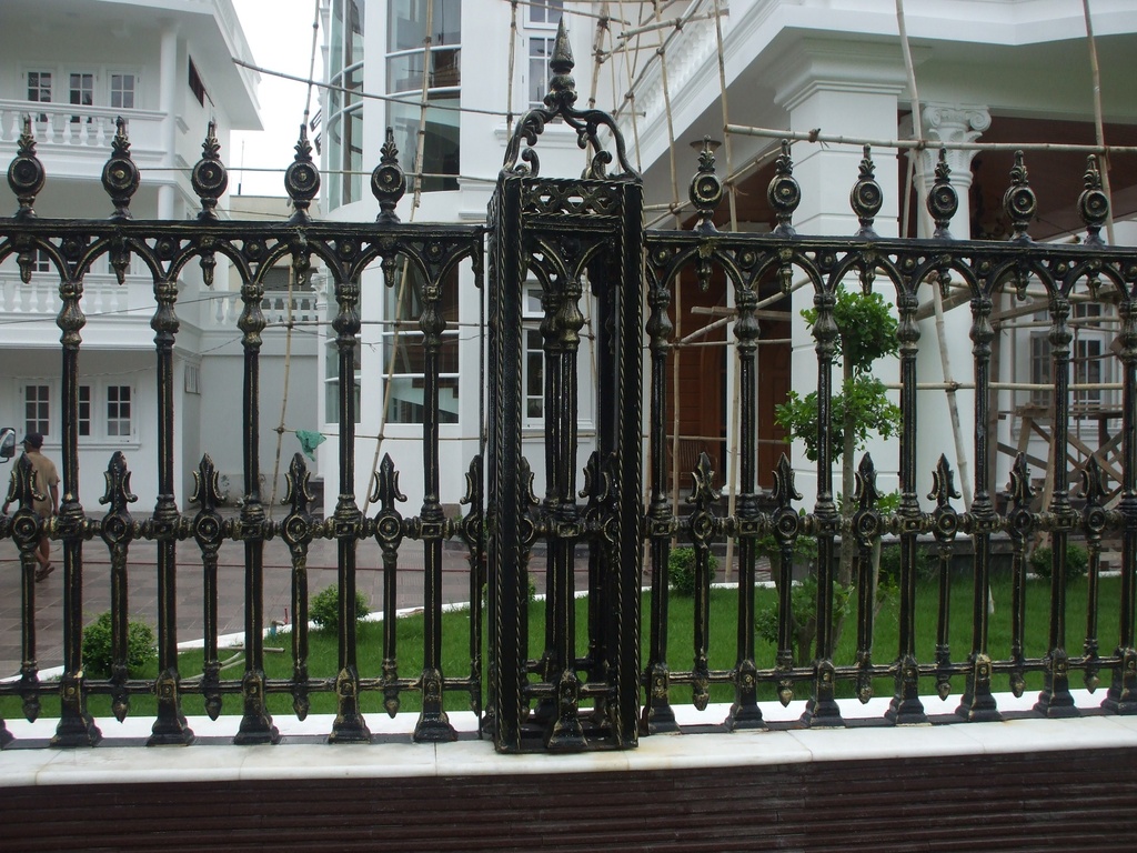 Fence (ခြံစည်းရိုး)