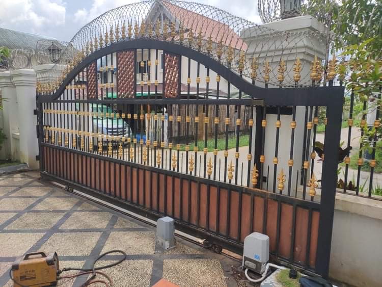 ဝန်းတံခါး