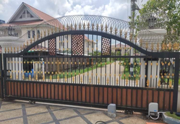 ဝန်းတံခါး